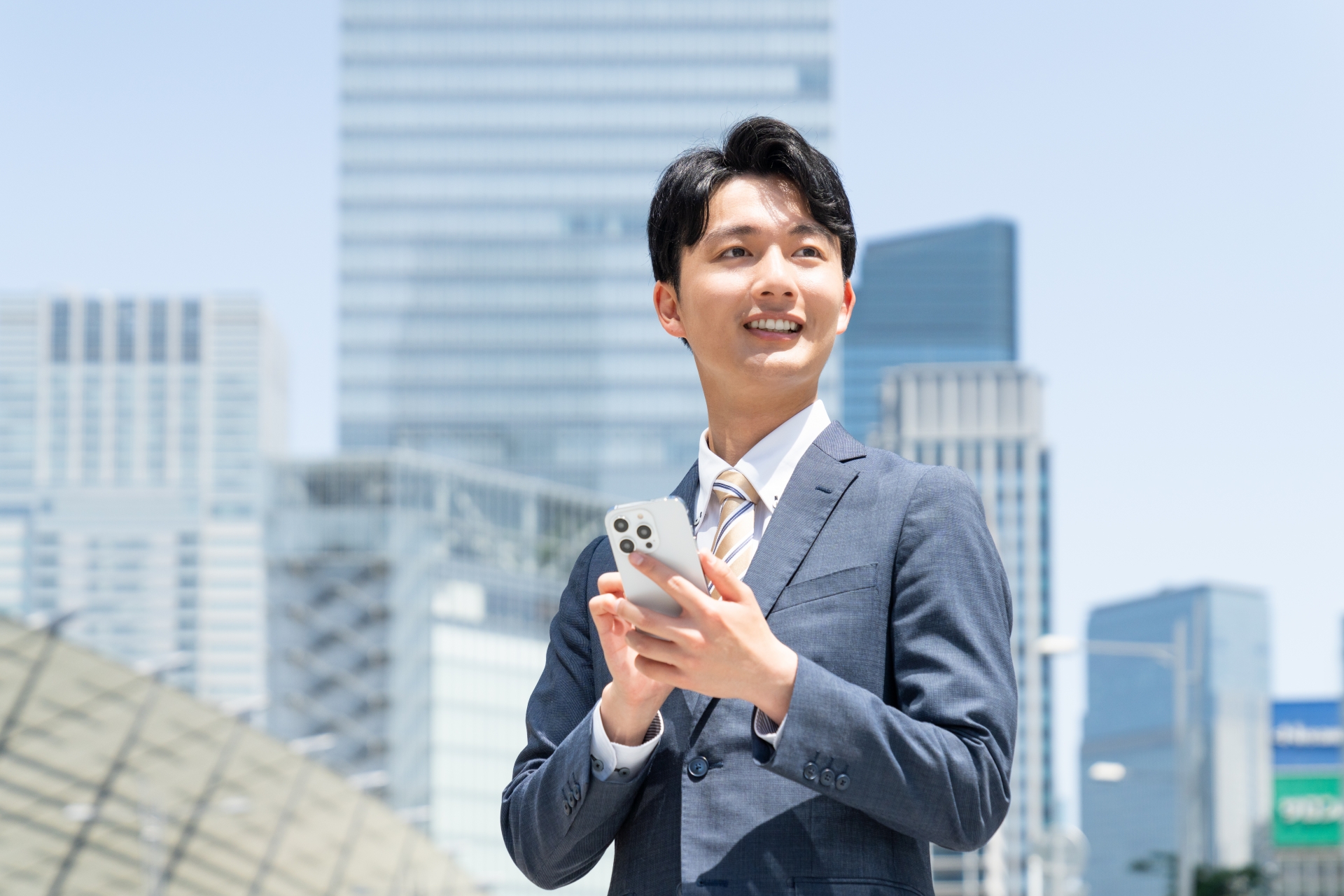 インスタ内製化で成果を出す！社内運用を成功に導く10のステップマニュアル